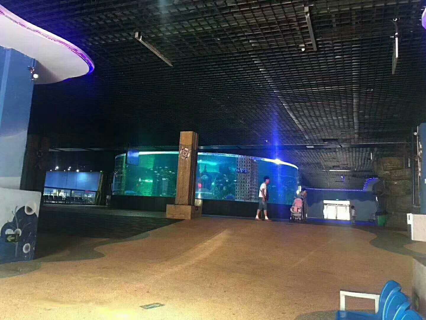 開封極地海洋公園YT-018-200A，200克氧氣源臭氧發(fā)生器